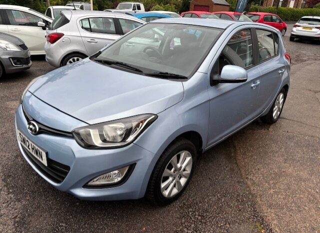 2012 HYUNDIA i20 1.2 PETROL 5 DOOR HATCH IN BLUE £35 ROAD TAX