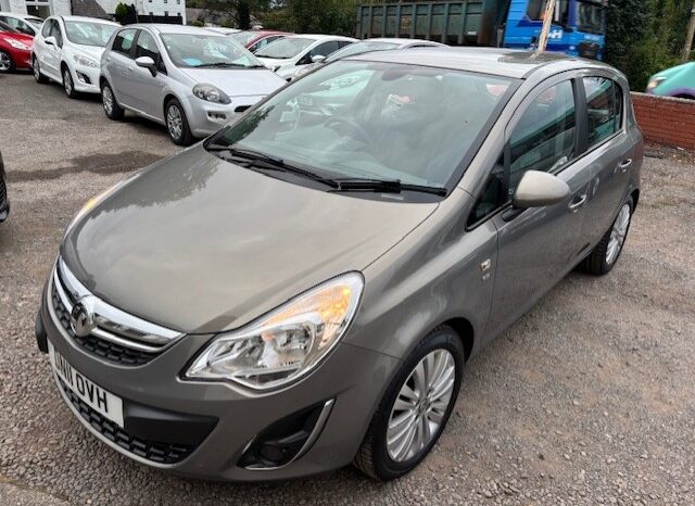 2011 VAUXHALL CORSA 1.4 PETROL 5 DOOR HATCH IN BROWN.