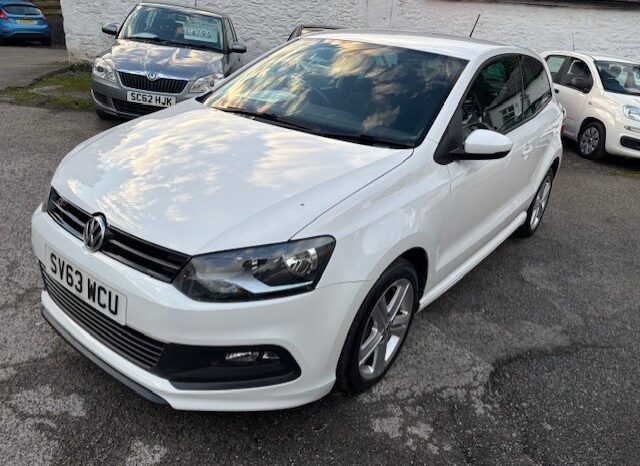 2013 VOLKSWAGEN POLO R-LINE TSI 3 DOOR HATCH IN WHITE.