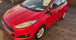 2015 FORD FIESTA ZETEC 1.25 PETROL 3 DOOR HATCH IN RED.