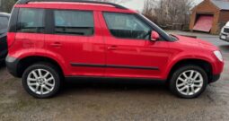2012 SKODA YETI 2.0 TDI ELEGANCE 5 DOOR HATCH IN RED.