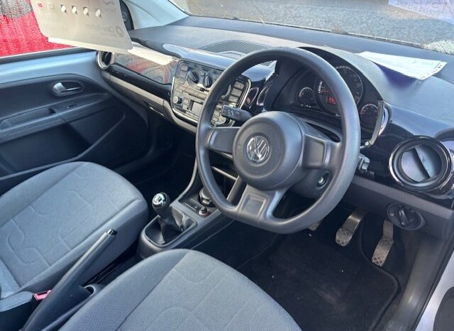 
								2017 VOLKSWAGEN UP 1.0 PETROL 5 DOOR HATCH IN SILVER full									