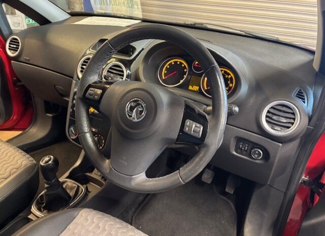 
								2013 VAUXHALL CORSA SE 1.2 PETROL 5 DOOR HATCH IN RED full									