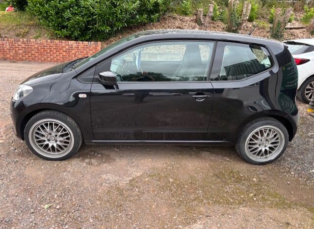 
								2015 VW UP MOVE 1.0 PETROL 3 DOOR HATCH IN BLACK full									