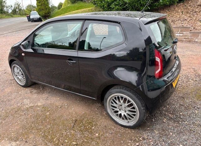 
								2015 VW UP MOVE 1.0 PETROL 3 DOOR HATCH IN BLACK full									