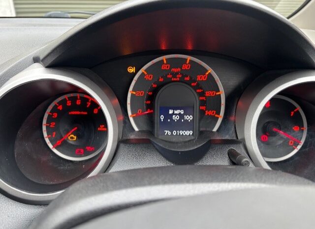 
								2013 HONDA JAZZ 5 DOOR HATCH PETROL 1.3 IN WHITE. LOW LOW MILEAGE. PRIVATE PLATE SOLD WITH CAR. full									