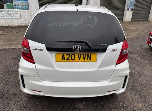 
								2013 HONDA JAZZ 5 DOOR HATCH PETROL 1.3 IN WHITE. LOW LOW MILEAGE. PRIVATE PLATE SOLD WITH CAR. full									