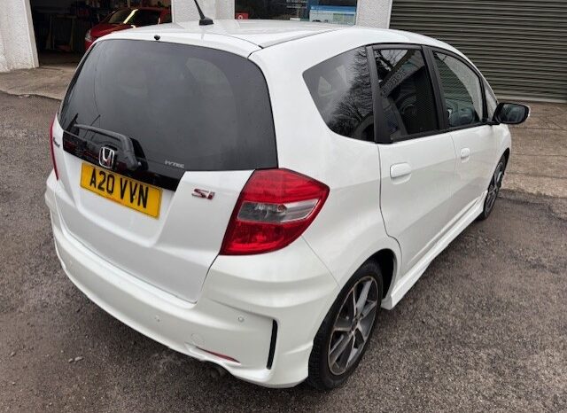 
								2013 HONDA JAZZ 5 DOOR HATCH PETROL 1.3 IN WHITE. LOW LOW MILEAGE. PRIVATE PLATE SOLD WITH CAR. full									