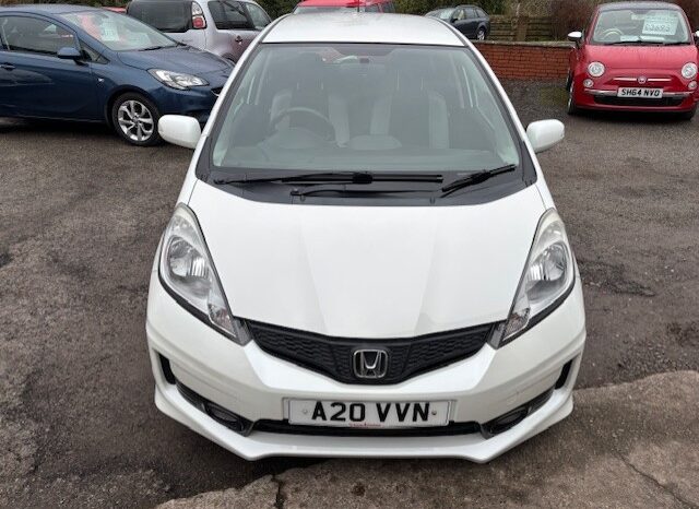 
								2013 HONDA JAZZ 5 DOOR HATCH PETROL 1.3 IN WHITE. LOW LOW MILEAGE. PRIVATE PLATE SOLD WITH CAR. full									