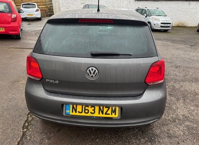 
								2013 VW POLO 5 DOOR HATCH 1.2 PETROL IN GREY full									