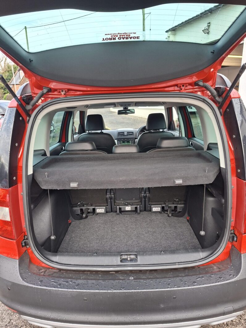 
								2012 SKODA YETI 2.0 TDI ELEGANCE 5 DOOR HATCH IN RED full									