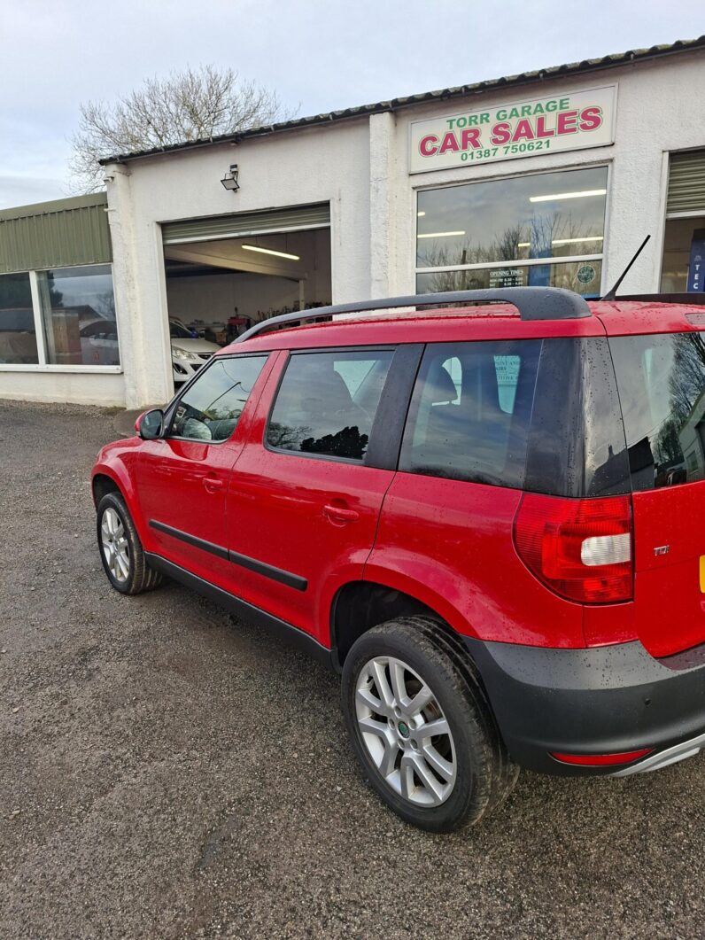 
								2012 SKODA YETI 2.0 TDI ELEGANCE 5 DOOR HATCH IN RED full									
