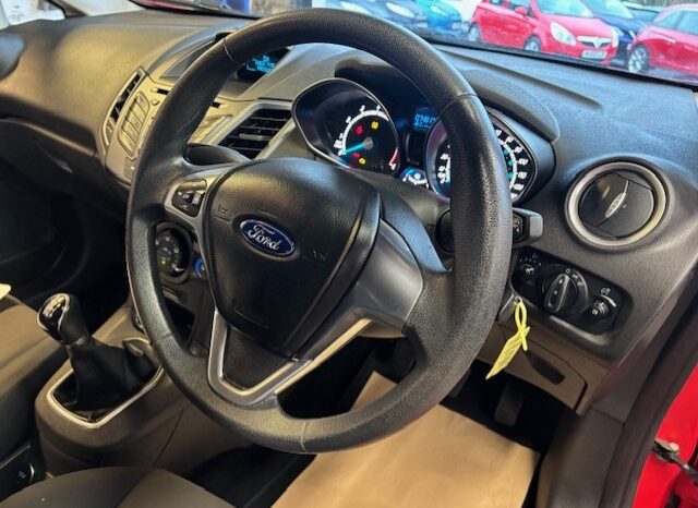 
								2015 FORD FIESTA STYLE 1.2 PETROL 3 DOOR HATCH IN RED full									