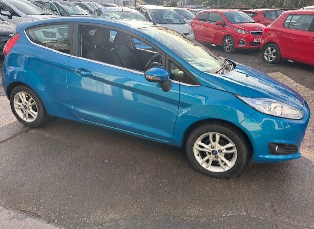
								2014 Ford Fiesta Zetec 1.25 82 – Blue full									