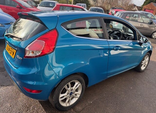 
								2014 Ford Fiesta Zetec 1.25 82 – Blue full									