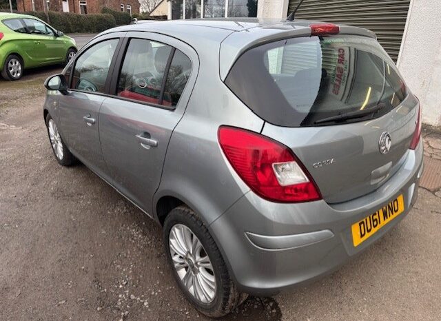 
								2011 Vauxhall Corsa SE 1.4 – Silver full									
