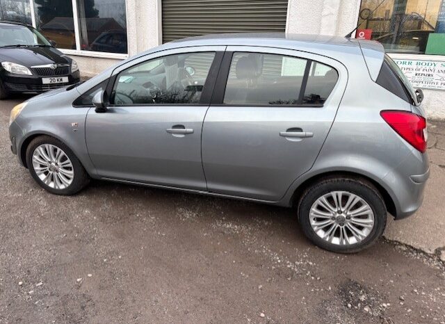 
								2011 Vauxhall Corsa SE 1.4 – Silver full									
