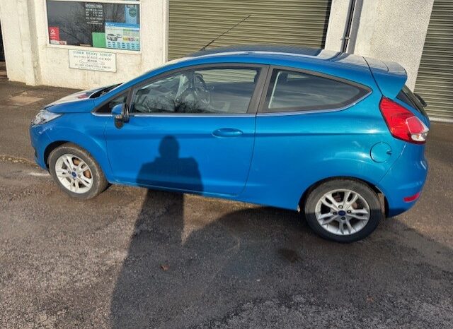 
								2014 Ford Fiesta Zetec 1.25 82 – Blue full									