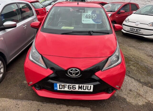 
								2016 Toyota Aygo X-Play TSS 1.0 VVT-i – Red full									
