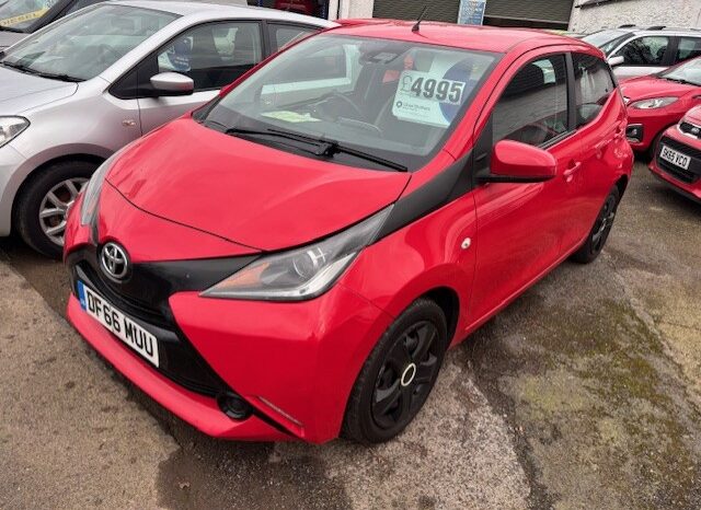 
								2016 Toyota Aygo X-Play TSS 1.0 VVT-i – Red full									