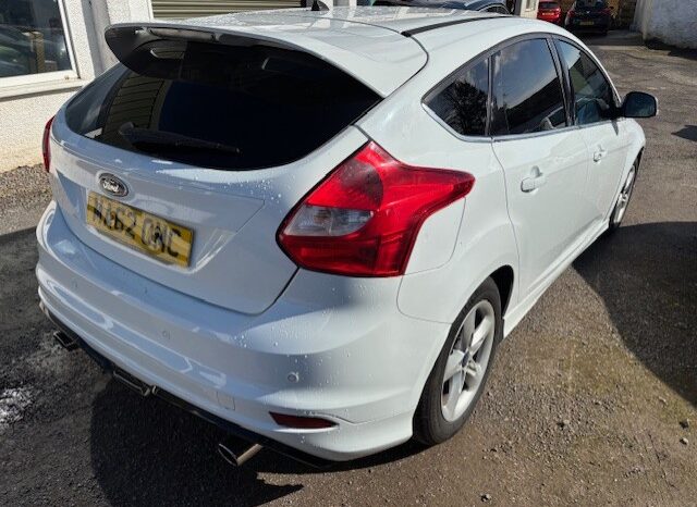 
								2012 Ford Focus Zetec S 1.0 EcoBoost 125 – White full									