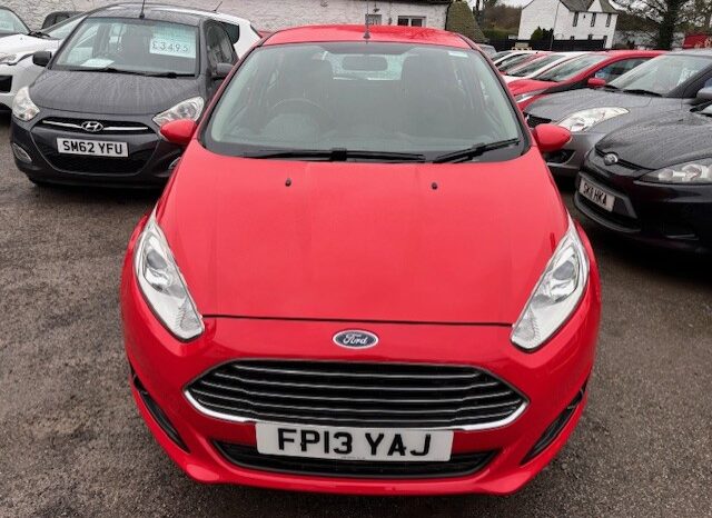 
								2013 Ford Fiesta Zetec 1.25 82 – Red full									