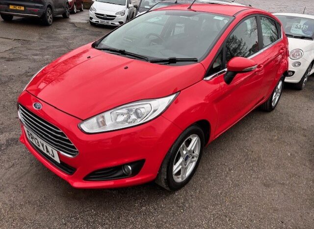 
								2013 Ford Fiesta Zetec 1.25 82 – Red full									