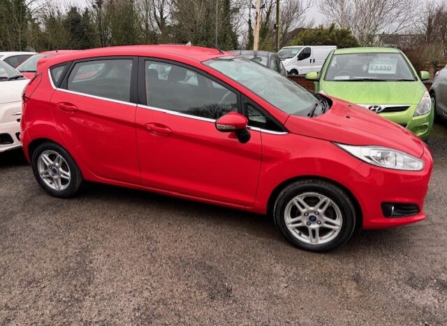
								2013 Ford Fiesta Zetec 1.25 82 – Red full									
