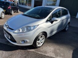 2011 FORD FIESTA ZETEC 5 DOOR HATCH IN SILVER.