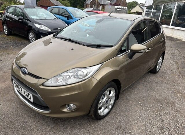 
								2012 FORD FIESTA 1.4 TDCI 70 ZETEC 5 DOOR HATCH IN BROWN, ROAD TAX £20 full									