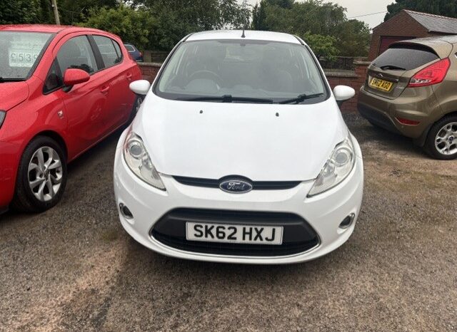 
								2012 FORD FIESTA ZETEC 1.2 PETROL 5 DOOR HATCH IN WHITE. full									