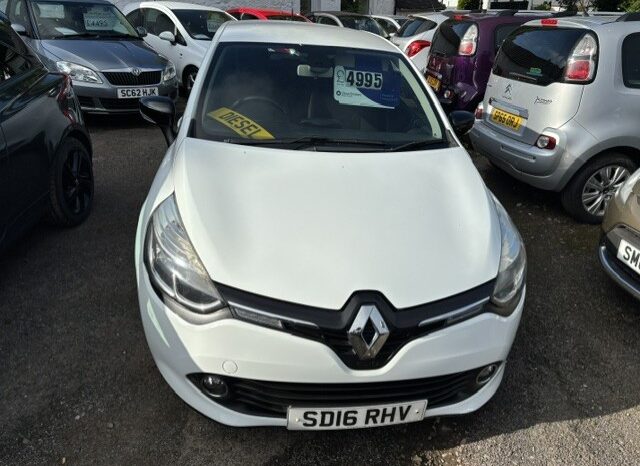 
								2016 RENAULT CLIO DYNAMIQUE NAV DCI 5 DOOR HATCH IN WHITE ROAD TAX £20 full									
