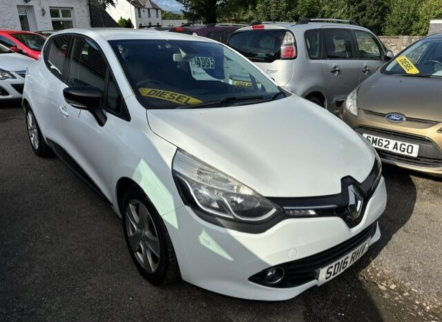 
								2016 RENAULT CLIO DYNAMIQUE NAV DCI 5 DOOR HATCH IN WHITE ROAD TAX £20 full									