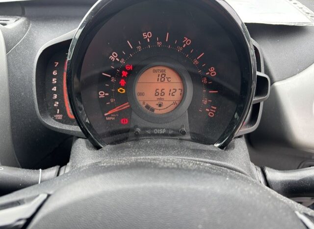 
								2016 TOYOTA AYGO 1.0 PETROL 5 DOOR HATCH IN BLUE ROAD TAX £20 full									