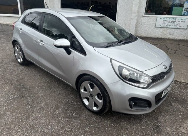 
								2013 KIA RIO 3 ECODYNAMICS CRDI 5 DOOR HATCH IN SILVER ROAD TAX £20 full									