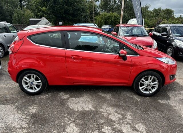 
								2014 FORD FIESTA ZETEC 3 DOOR HATCH IN RED ROAD TAX £35 full									