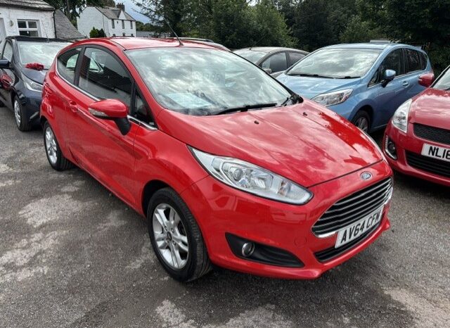 
								2014 FORD FIESTA ZETEC 3 DOOR HATCH IN RED ROAD TAX £35 full									