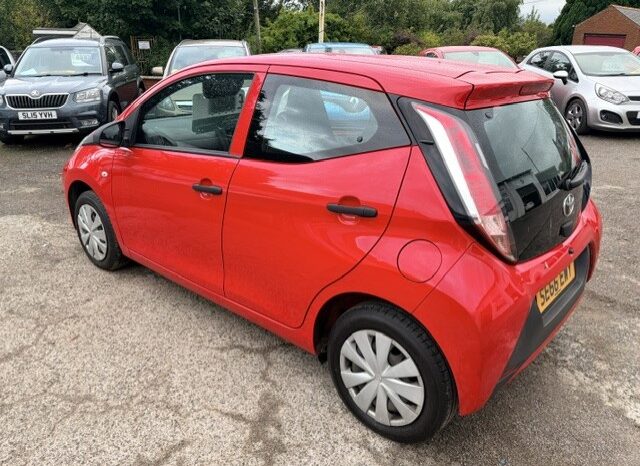 
								2017 TOYOTA AYGO X VVT-I 5 DOOR IN RED. full									