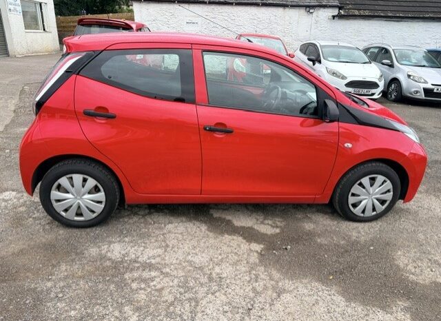 
								2017 TOYOTA AYGO X VVT-I 5 DOOR IN RED. full									