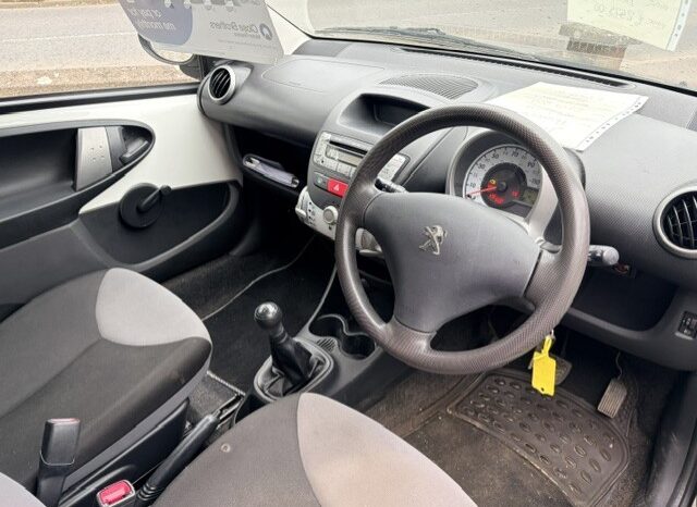 
								2014 PEUGEOT 107 3 DOOR IN WHITE full									