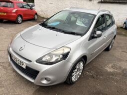 2012 RENAULT CLIO DYAMIQUE TOMTOM ESTAT 5 DOOR IN SILVER.