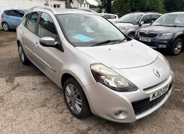 
								2012 RENAULT CLIO DYAMIQUE TOMTOM ESTAT 5 DOOR IN SILVER. full									