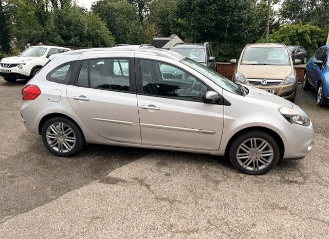 
								2012 RENAULT CLIO DYAMIQUE TOMTOM ESTAT 5 DOOR IN SILVER. full									