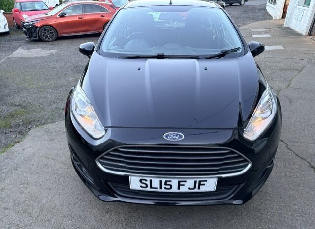 
								2015 FORD FIESTA ZETEC 5 DOOR PETROL IN BLACK £20 ROAD TAX. full									