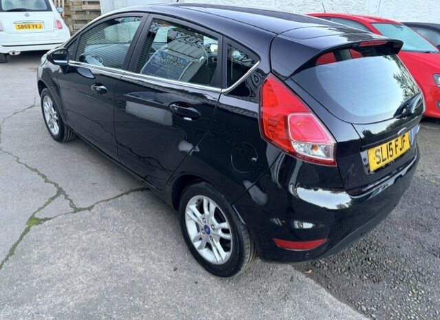 
								2015 FORD FIESTA ZETEC 5 DOOR PETROL IN BLACK £20 ROAD TAX. full									
